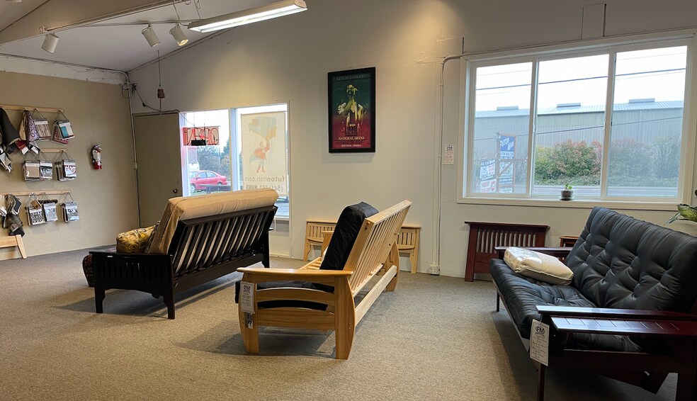 More Photos Of 5260 NW Highway 99, Corvallis Showroom For Lease