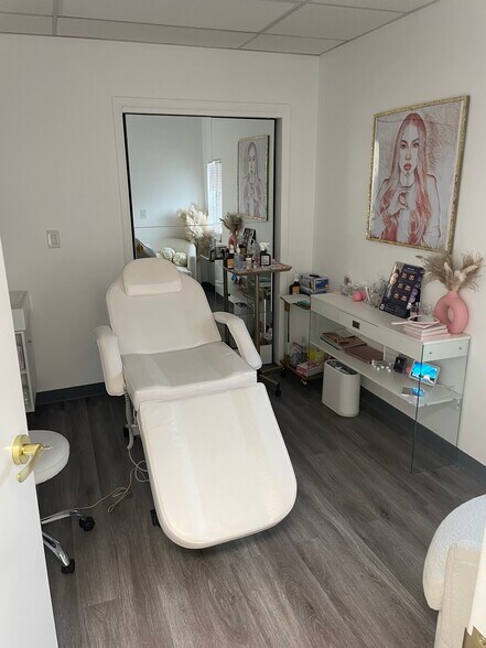 More Photos Of 3626-3628 E Tremont Ave, Bronx Medical For Lease