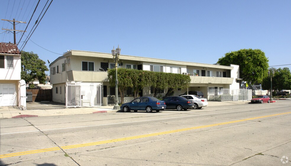 Primary Photo Of 1202-1212 N Cole Ave, Los Angeles Apartments For Sale