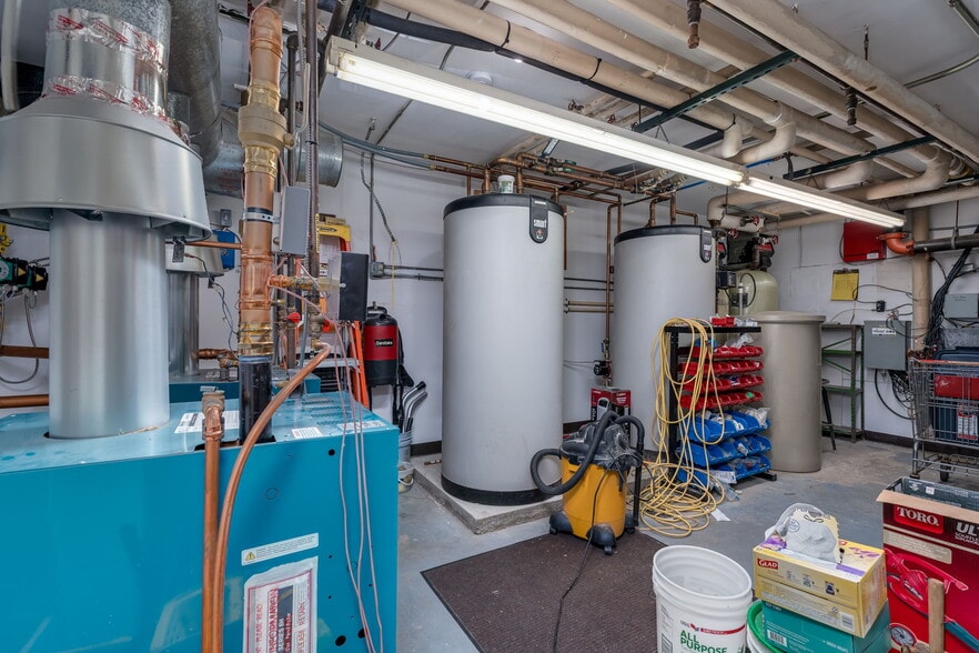 More Photos Of 3200 Maple Ave, Slayton Apartments For Sale