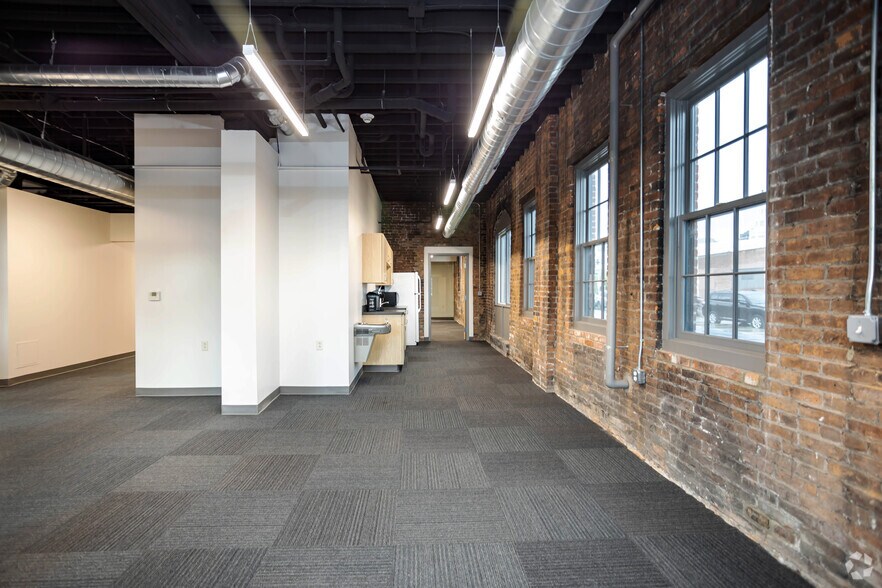 More Photos Of 141 Elm St, Buffalo Apartments For Lease