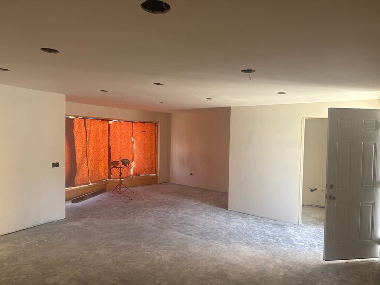 More Photos Of 5521 El Cajon Blvd, San Diego Storefront For Lease