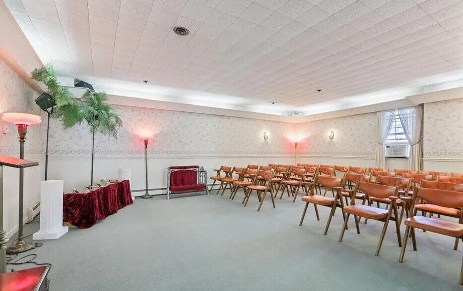 More Photos Of 700 S White Horse Pike, Audubon Specialty For Sale