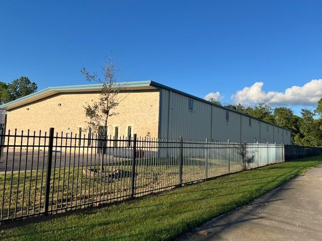More Photos Of 3174 Gateway Ln, Cantonment Warehouse For Sale