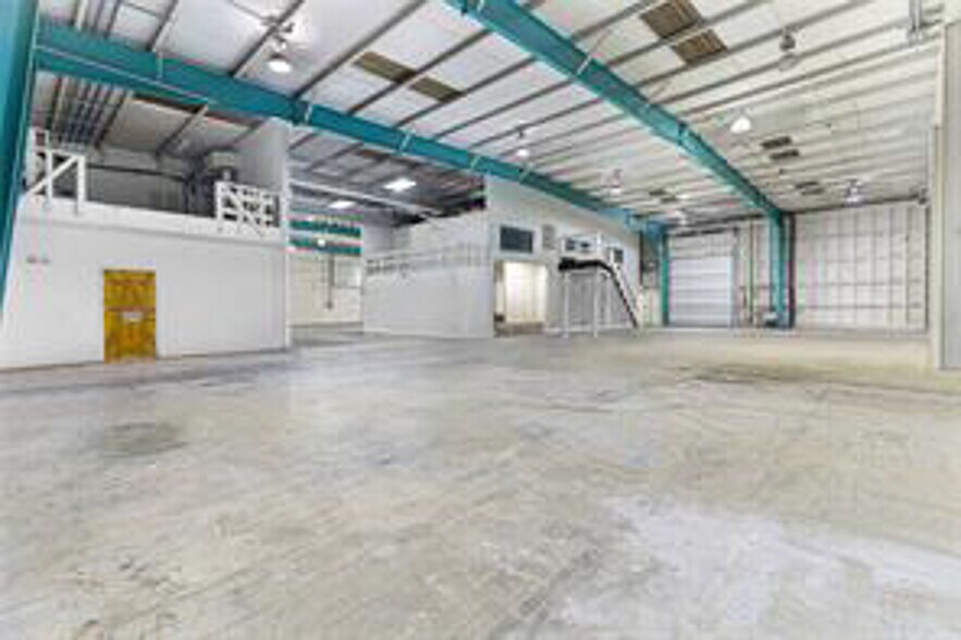 More Photos Of 4547 NW 44th Ave, Ocala Warehouse For Lease