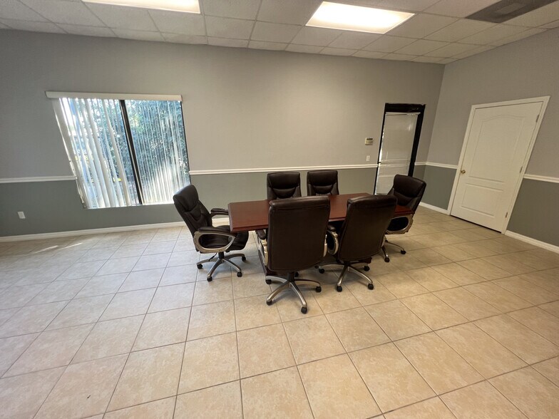More Photos Of 4906 Patch Rd, Orlando Research And Development For Lease