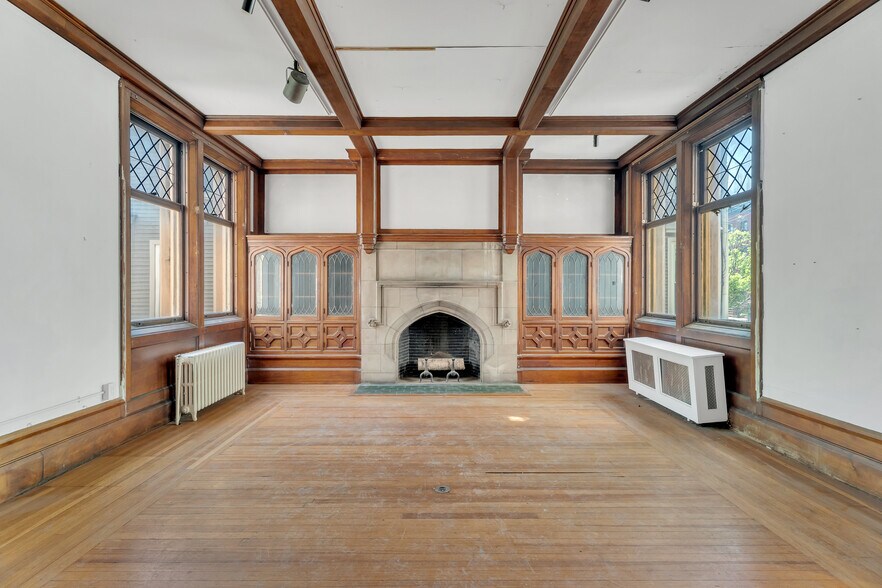 More Photos Of 51 Trumbull St, New Haven Office For Sale