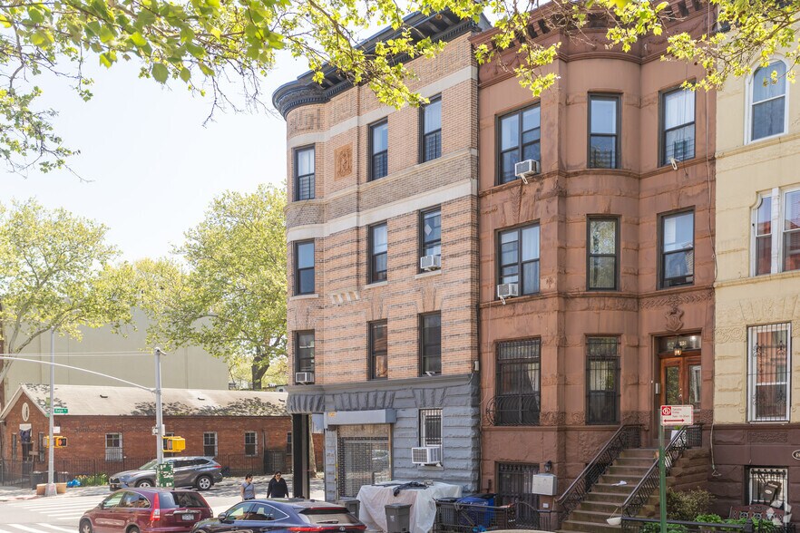 More Photos Of 692 Macon St, Brooklyn Apartments For Sale