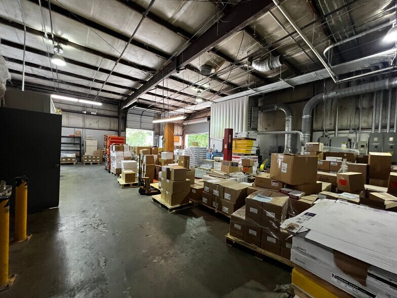 More Photos Of 201 Whitsett Rd, Nashville Warehouse For Lease
