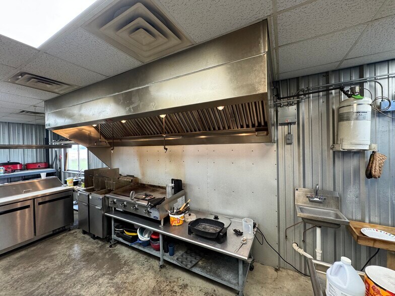 More Photos Of 6180 LA-129 Hwy, Monterey General Retail For Sale