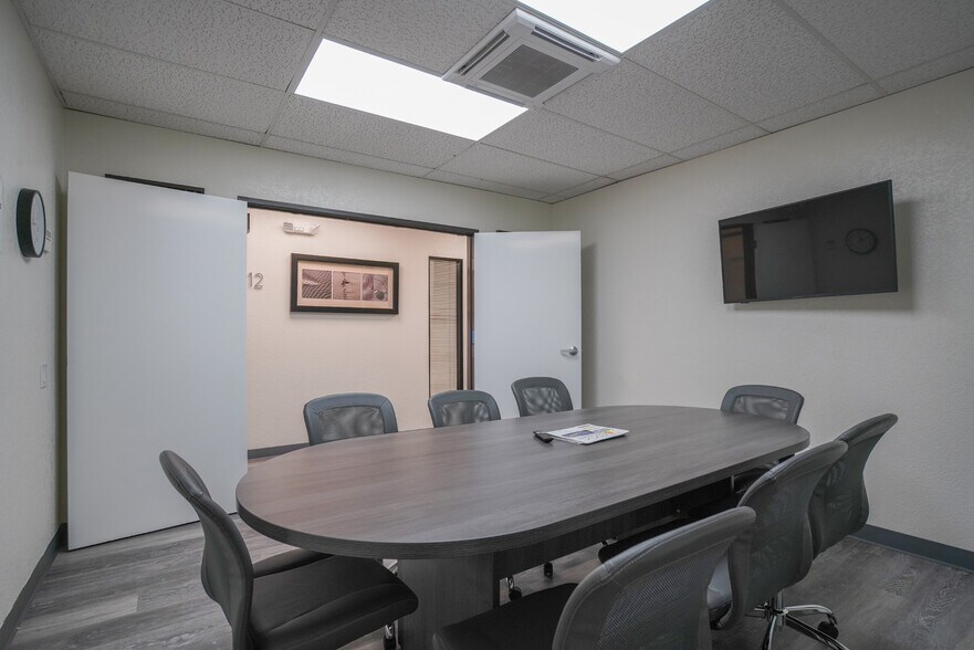 More Photos Of 2825 E Tahquitz Canyon Way, Palm Springs Medical For Sale