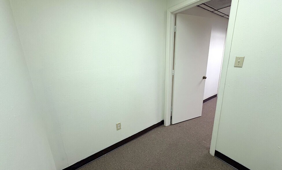 More Photos Of 4425 Juan Tabo Blvd NE, Albuquerque Office For Lease