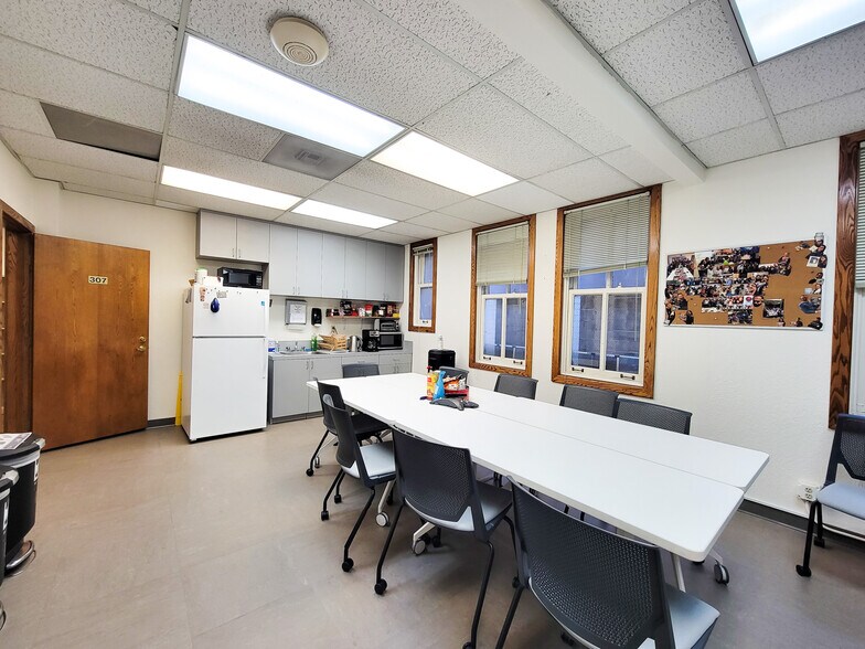 More Photos Of 45-49 Powell St, San Francisco Loft Creative Space For Lease
