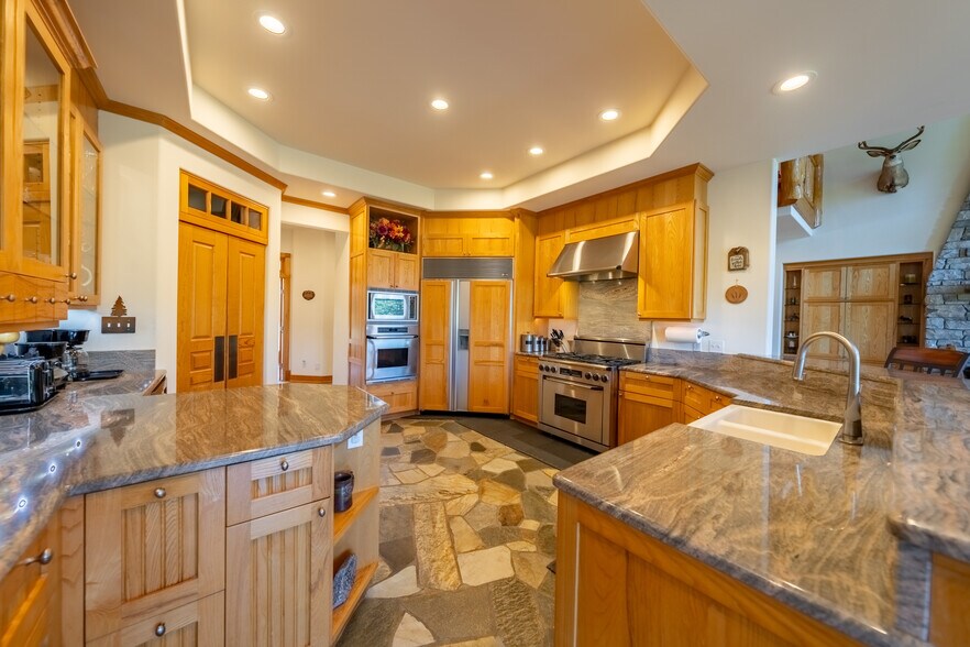 More Photos Of 135 Squire Ln S, Trout Creek Hospitality For Sale