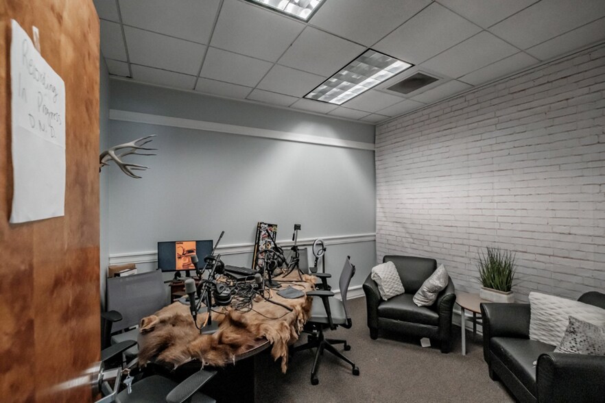 More Photos Of 1393 Clay St SE, Albany Office For Lease