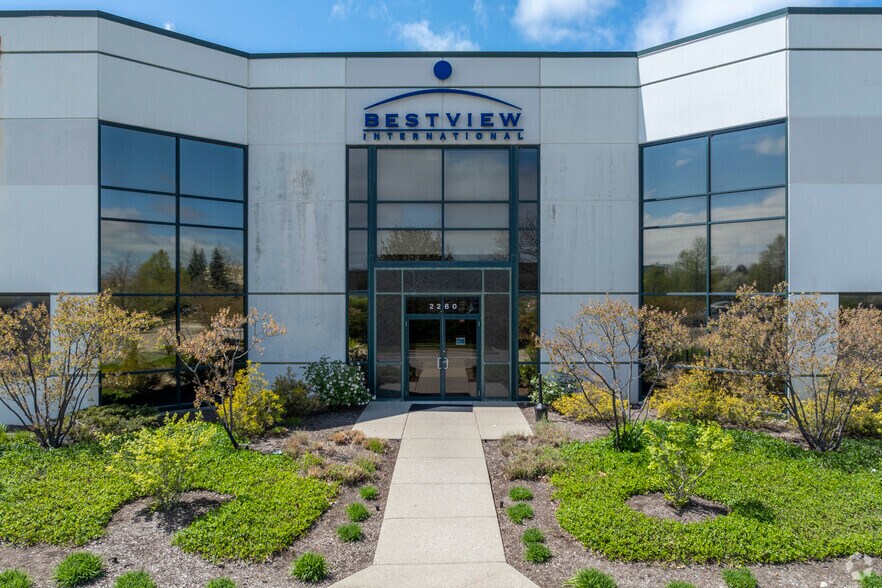 More Photos Of 2230-2300 Ridge Dr, Glenview Warehouse For Lease