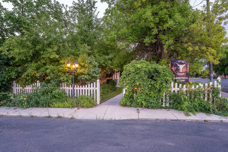 More Photos Of 189 S Vernal Ave, Vernal General Retail For Sale