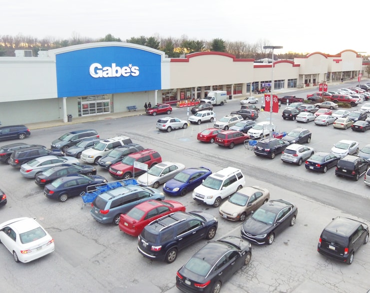 More Photos Of 2090 Lincoln Hwy E, Lancaster General Retail For Lease