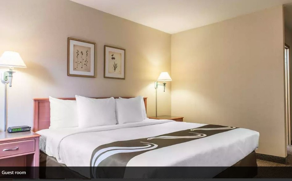 More Photos Of 3200 S Hermitage Rd, Hermitage Hotel For Sale