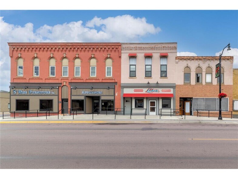 More Photos Of 205 S Main St, Le Sueur Storefront Retail Residential For Sale