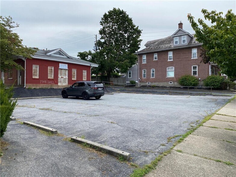 More Photos Of 431 W Union Blvd, Bethlehem Apartments For Sale