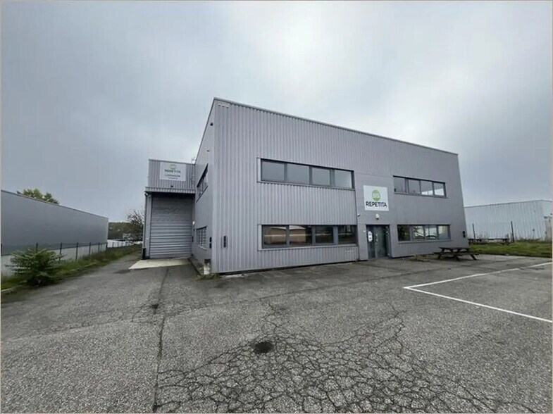 More Photos Of 10 Rue D'Apollo, L'Union Office For Lease
