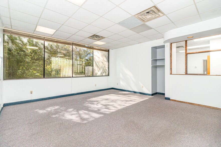 More Photos Of 10196 Springfield Pike, Cincinnati Medical For Sale