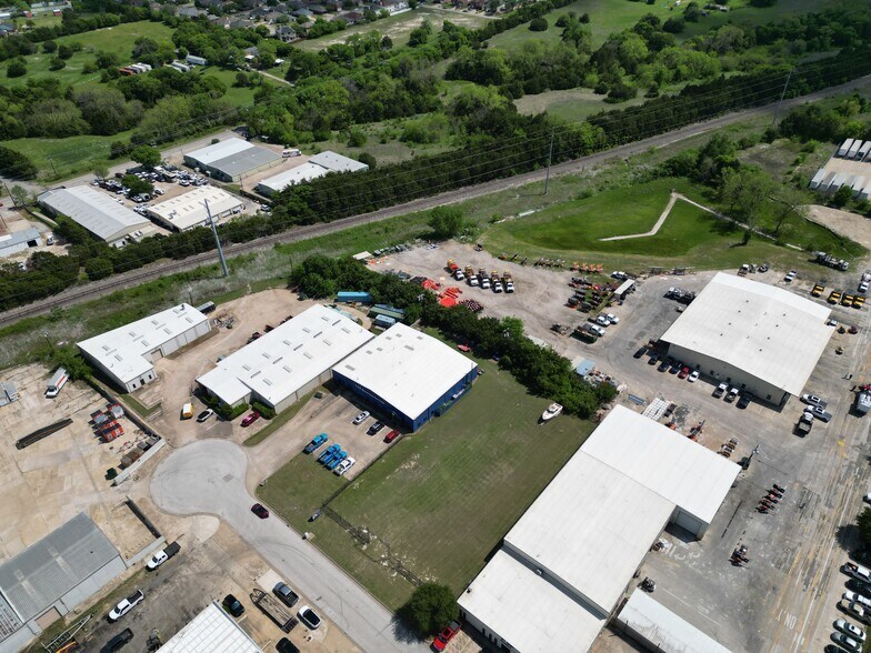 More Photos Of 910 KCK Way, Cedar Hill Distribution For Sale