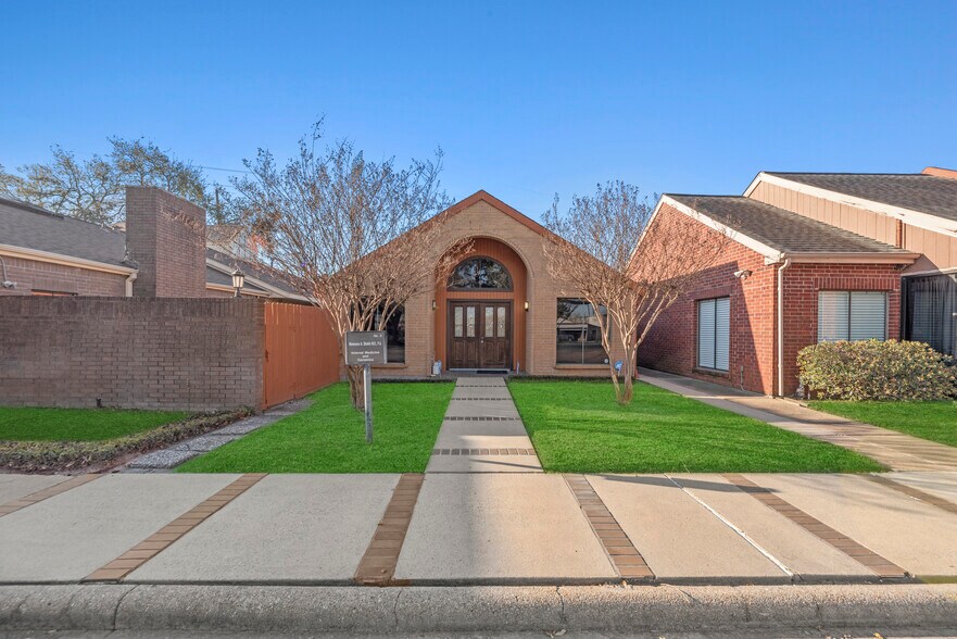 More Photos Of 11111 Jones Rd, Houston Medical For Sale