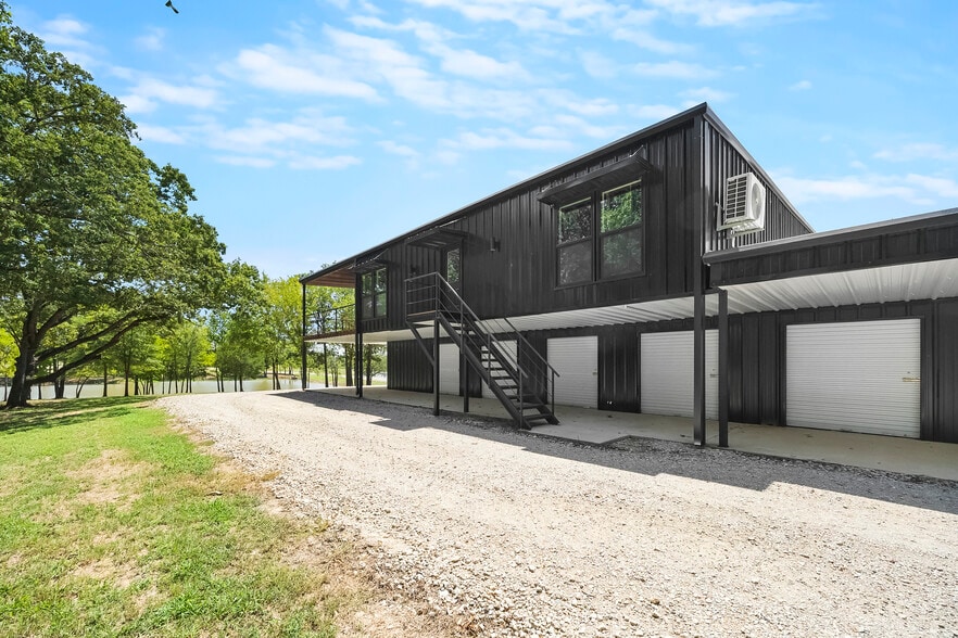 More Photos Of 397 VZ County Road 3611, Edgewood Sports And Entertainment For Sale
