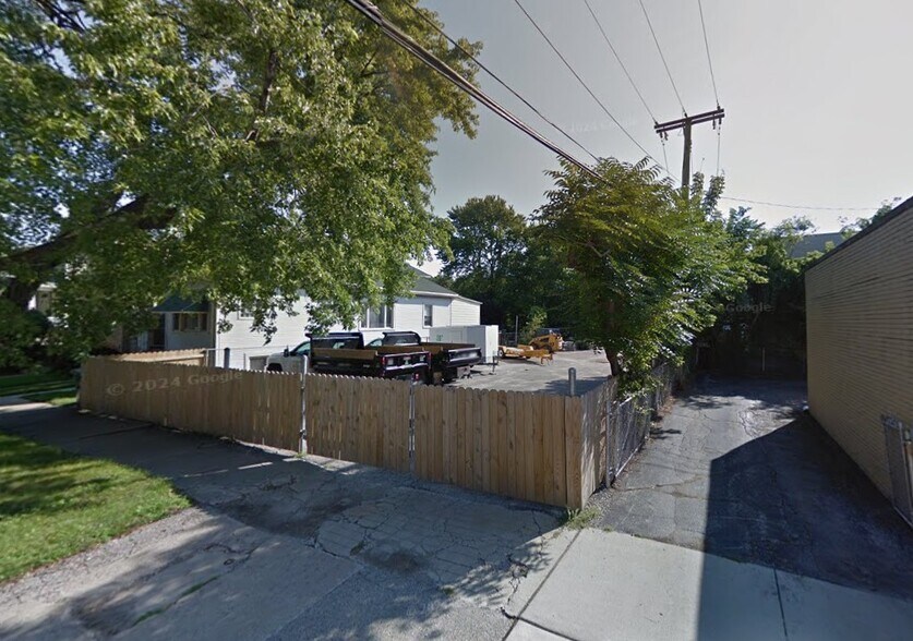 More Photos Of 4414 N Kenneth Ave, Chicago Light Manufacturing For Lease