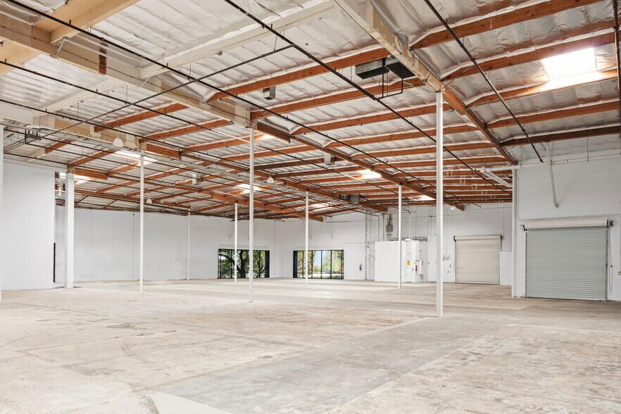 More Photos Of 2641 La Mirada Dr, Vista Manufacturing For Lease