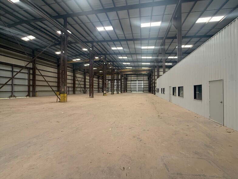 More Photos Of 8800 NW Loop 338, Odessa Warehouse For Lease