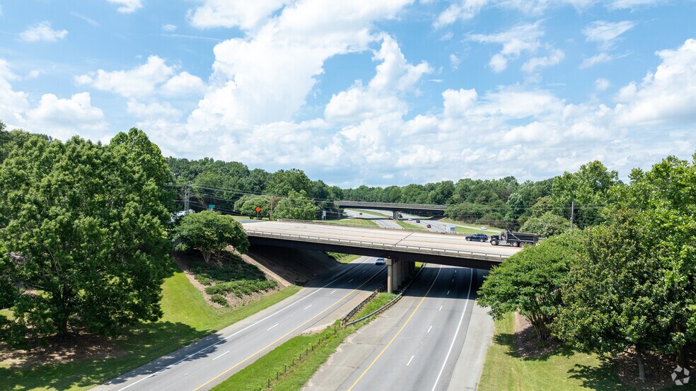 More Photos Of 940 US Highway 70 SW, Hickory Storefront For Lease