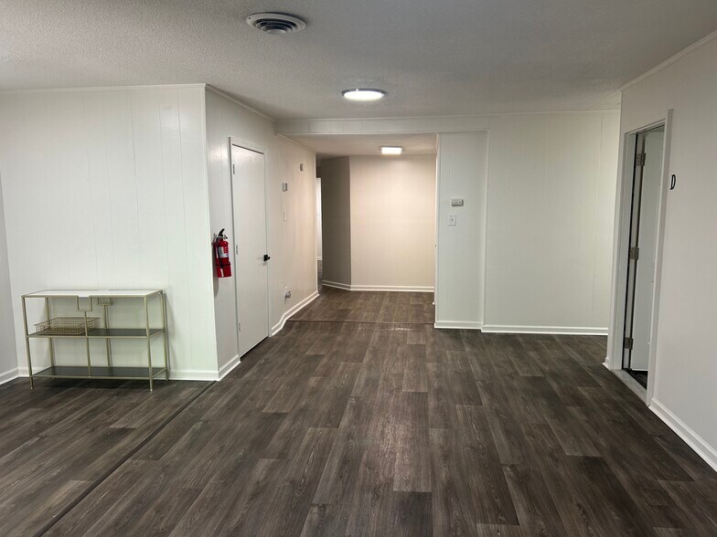 More Photos Of 103 Queen St, Georgetown Medical For Lease