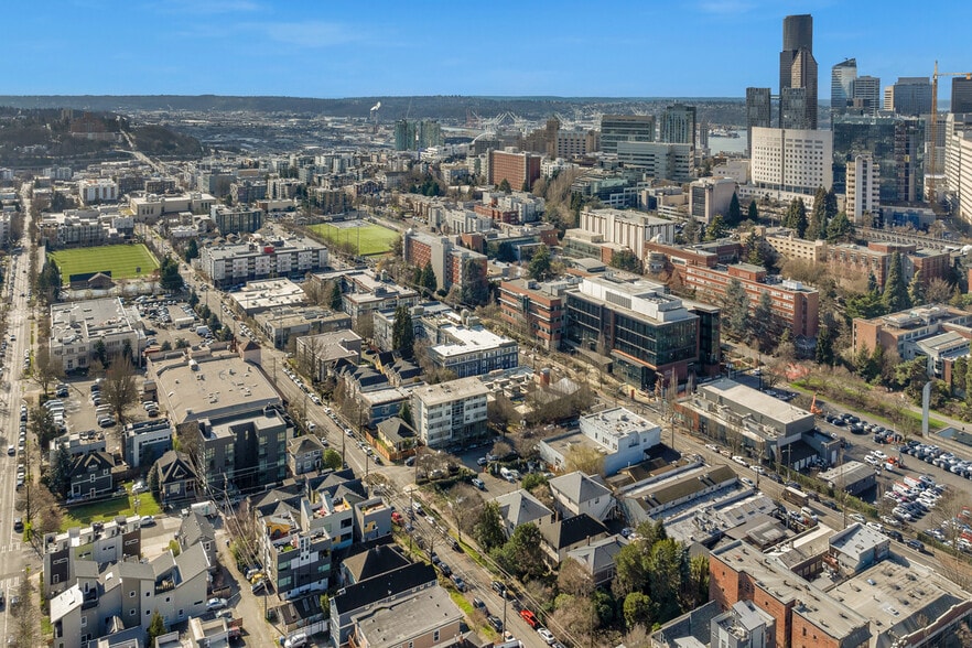 More Photos Of 913 13th Ave, Seattle Apartments For Sale