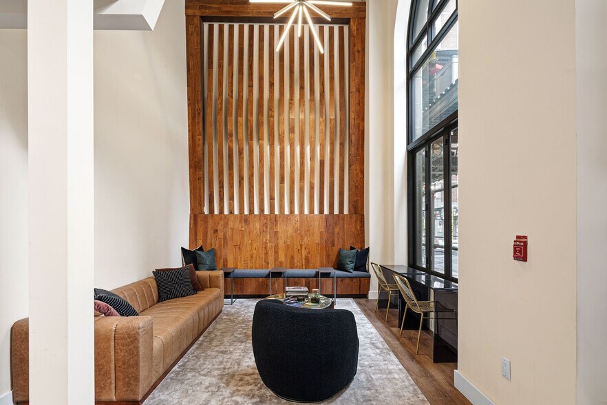 Primary Photo Of 1425 Locust St, Philadelphia Apartments For Lease