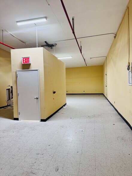 More Photos Of 30-75 Steinway St, Astoria Bank For Sale