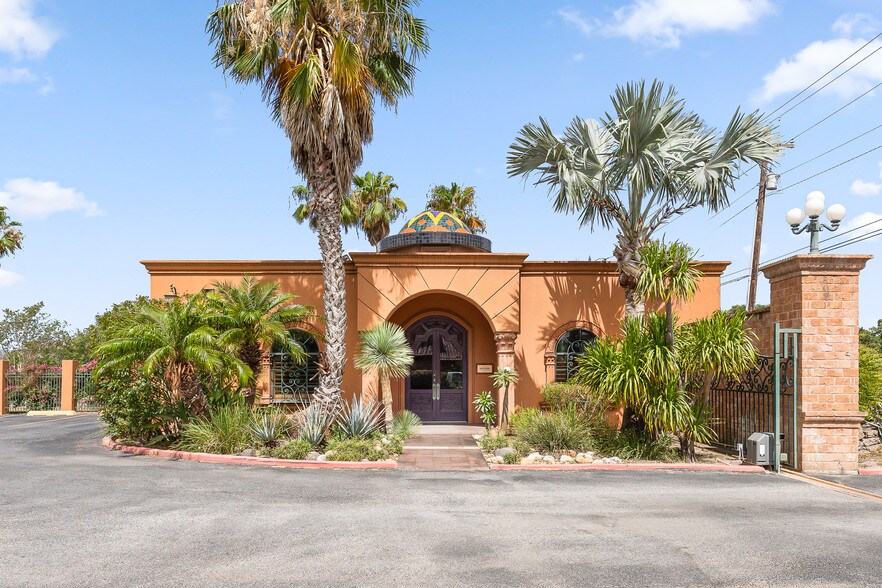 More Photos Of 1906 E Tyler Ave, Harlingen Loft Creative Space For Sale