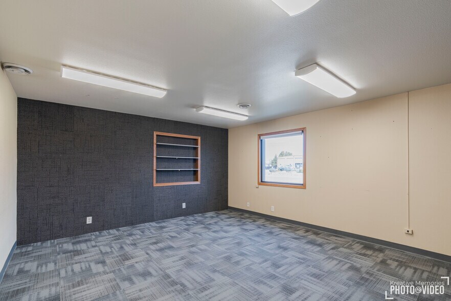 More Photos Of 612 Sinclair St, Gillette Industrial For Sale