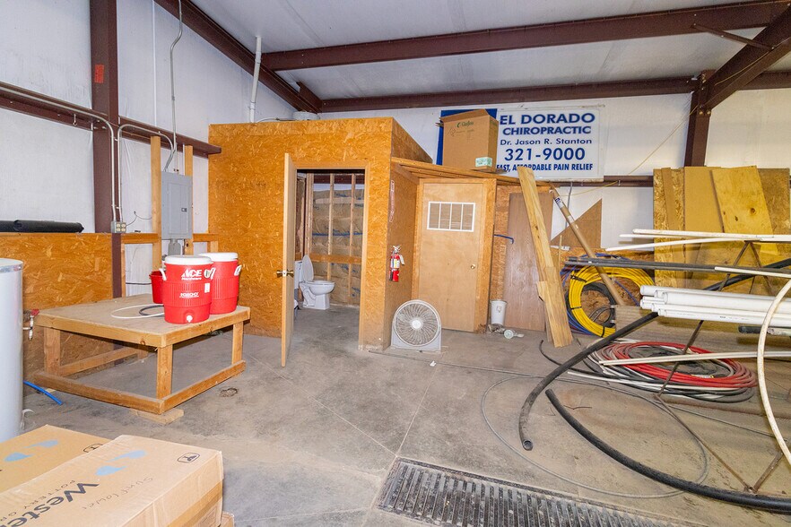 More Photos Of 1919 W Central Ave, El Dorado Warehouse For Lease
