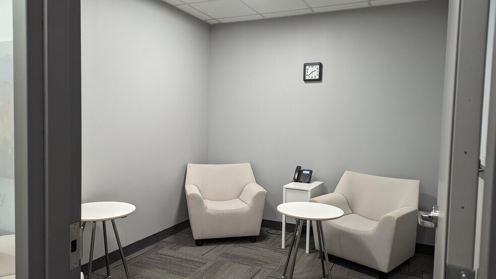 More Photos Of 700 York St, London Office For Lease