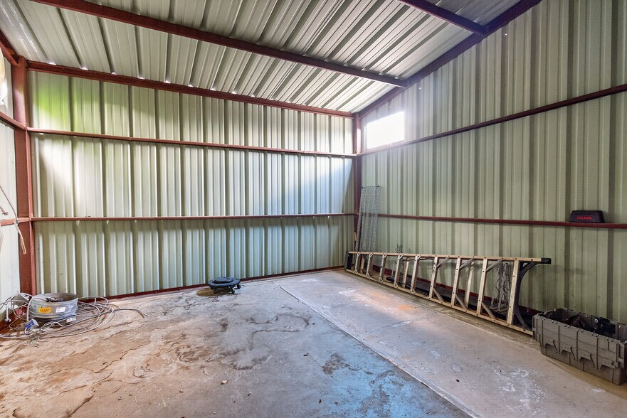 More Photos Of 2795 SW Wilshire Blvd, Burleson Flex For Lease