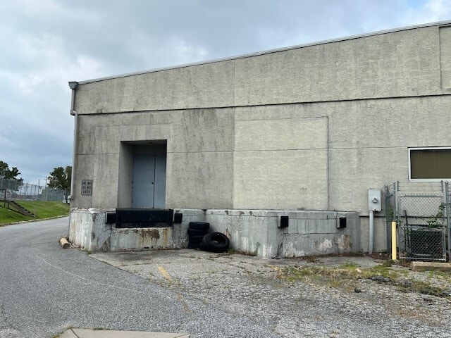 More Photos Of 20 E Commons Blvd, New Castle Warehouse For Lease