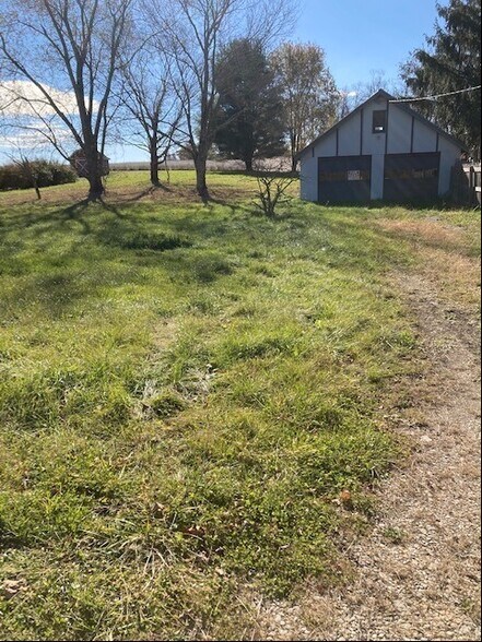 More Photos Of 3912 State Route 31, Donegal Flex For Lease