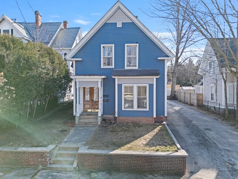 Primary Photo Of 605 Hall St, Manchester Multifamily For Sale