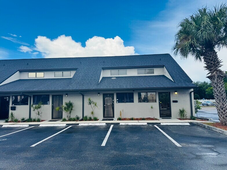 More Photos Of 5235 Ramsey Way, Fort Myers Office For Sale