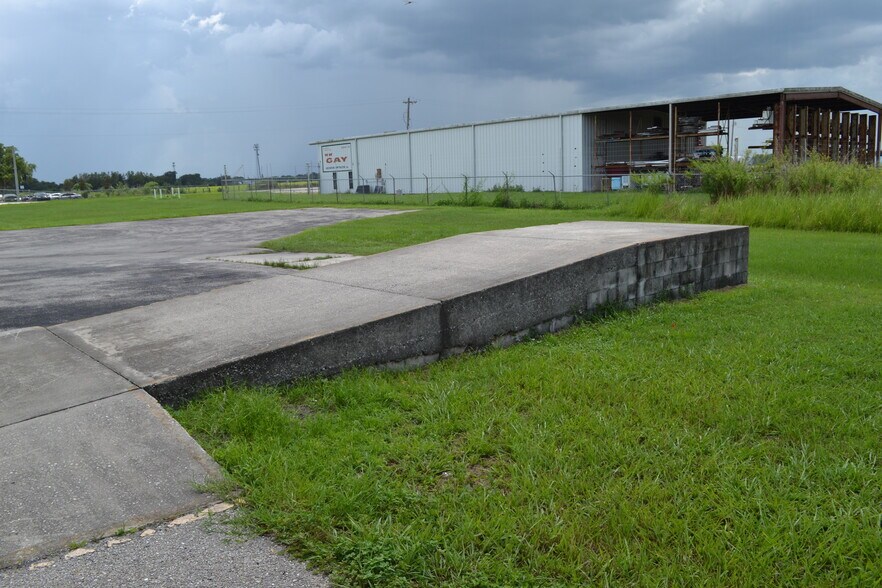 More Photos Of 1401 US Highway 17 N, Fort Meade Freestanding For Sale