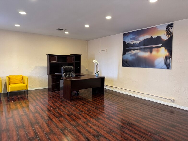 More Photos Of 1605 NW 95th St, Miami Freestanding For Sale