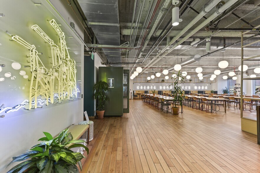 More Photos Of 1111 Broadway, Oakland Coworking Space